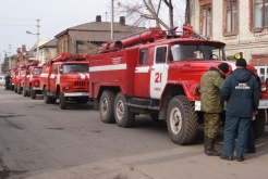 Колона пожарных машин приехала на ложную тревогу