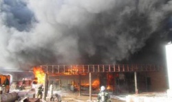Пожарные потушили опасный пожар на нефтехимическом предприятии