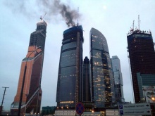 Мусор горел на крыше московского небоскреба